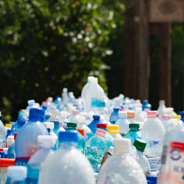 Zmanjšajte količino odpadkov in plastike v okolju